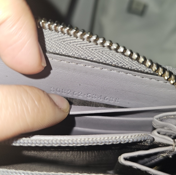 Gucci Zippy Wallet - Picture 16 of 16